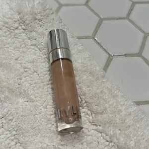 KYLIE SKIN CONCEALER